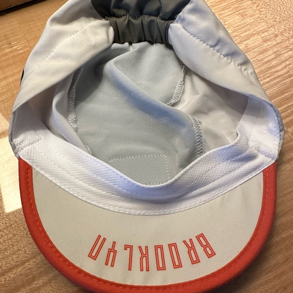 New Balance Running / Biking Hat - Picture 2 of 2